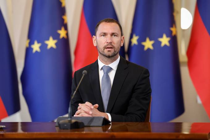 Danes sta v Predsedniški palači potekali javni predstavitvi kandidata za člana Sveta Banke Slovenije - viceguvernerja in kandidatke za sodnico Ustavnega sodišča Republike Slovenije.